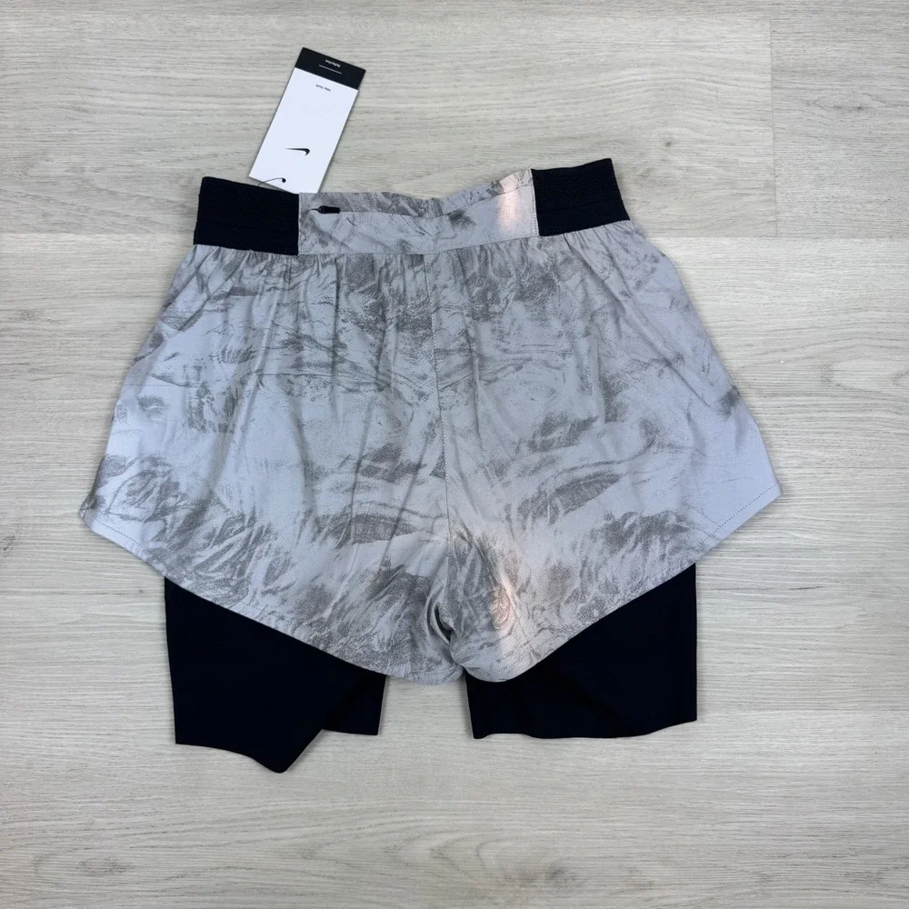 Nike Swift Mid Rise 2-in-1 Reflective Running Shorts Womens Small HV2916 036